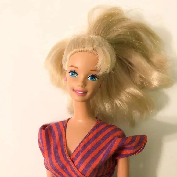 Vintage Barbie Doll Mattel Twist and Turn Bendable Knees Indonesia Style  Doll - Picture 2 of 16